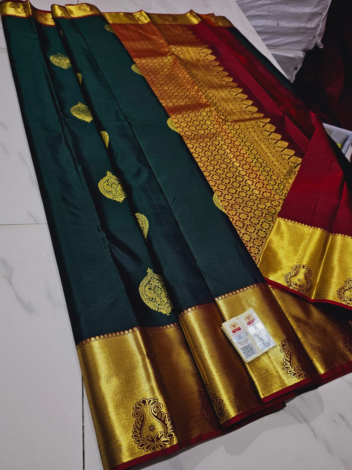 Kanchipuram Pure Handloom Silk Saree In Dark Green