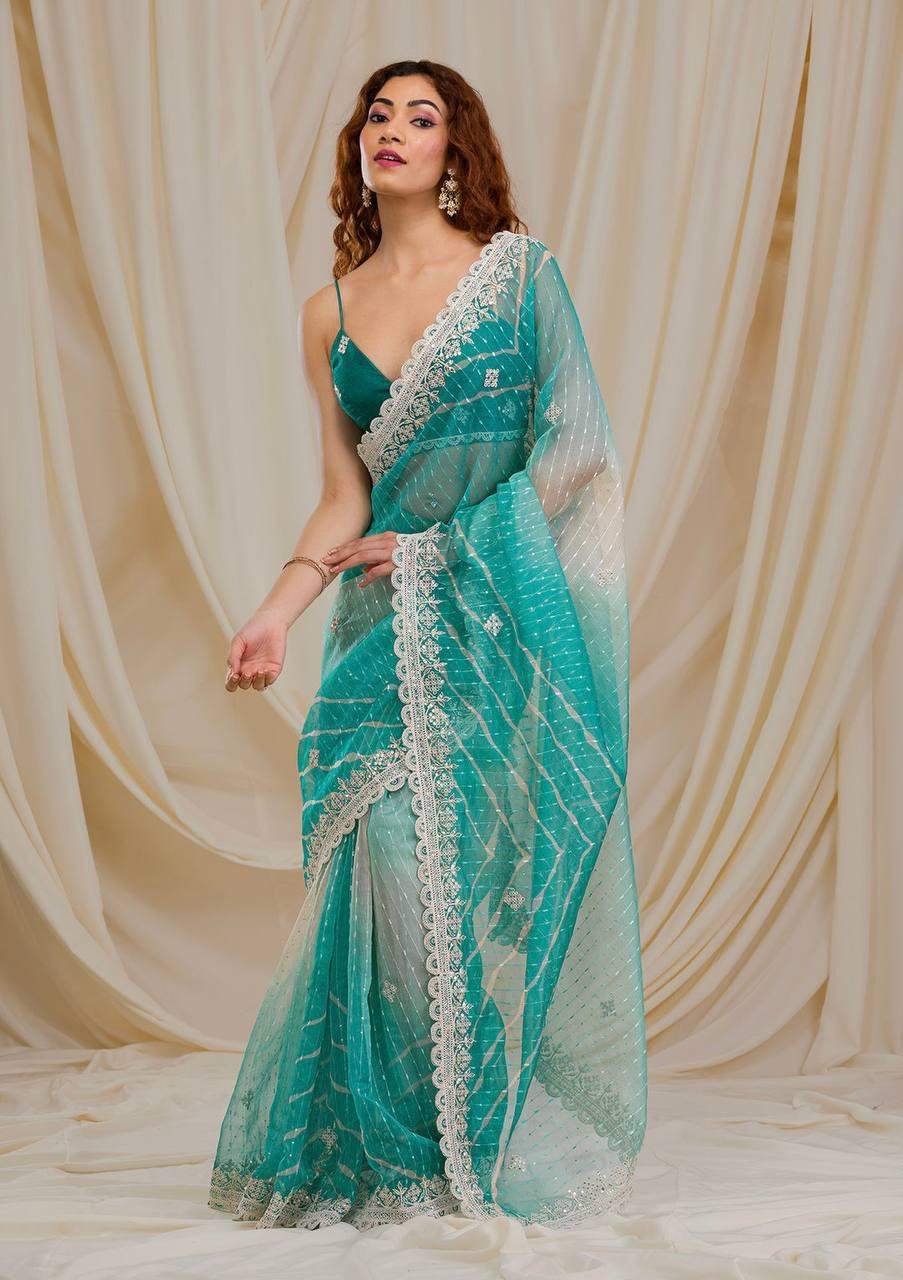Beautiful Georgette Saree In Blue And White