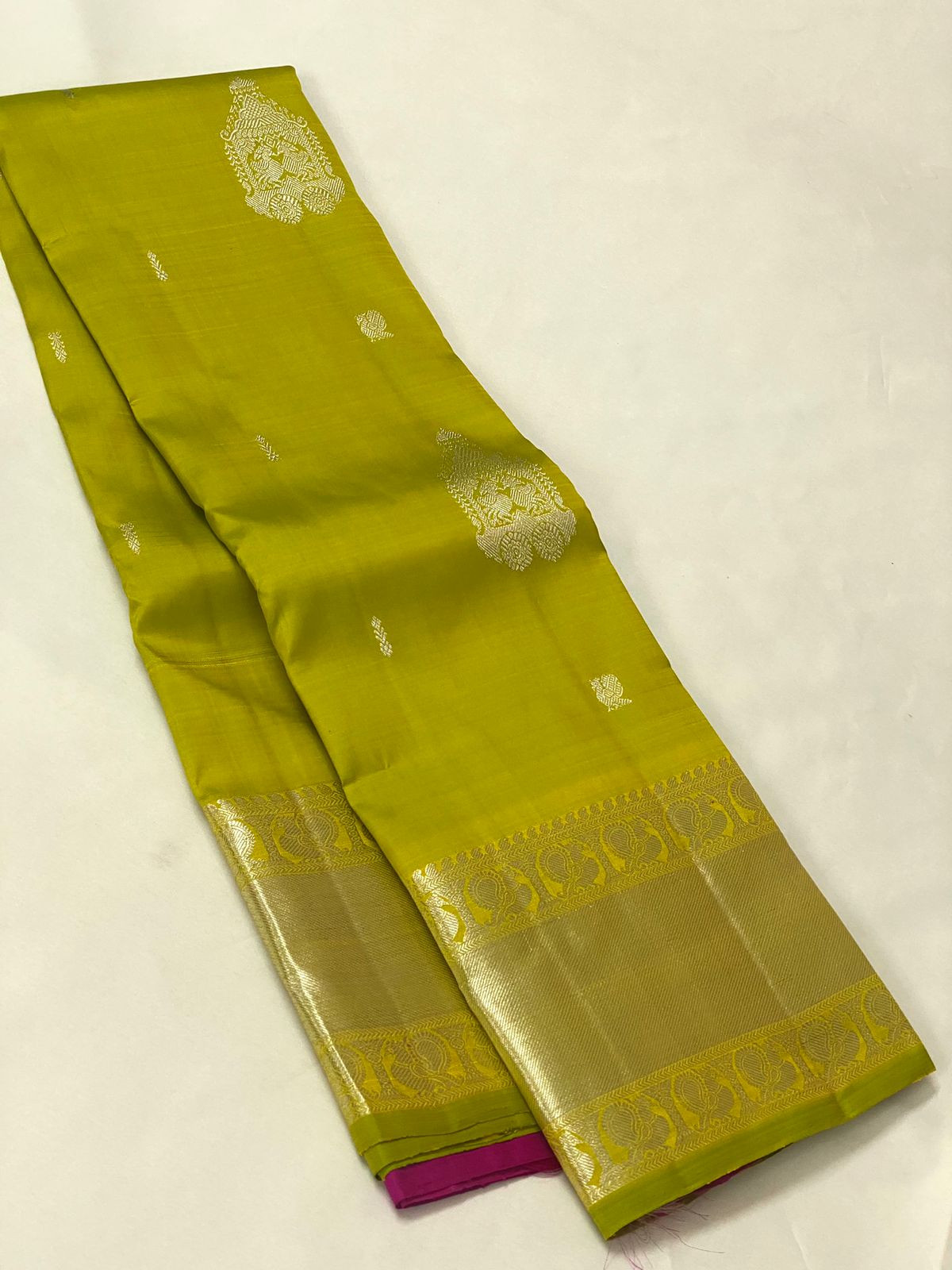 Kanchipuram Pure Handloom Silk Saree In Mehndi Green