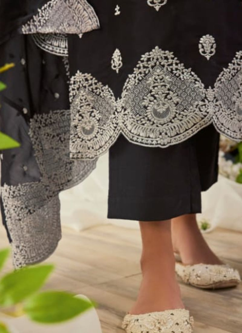 Zari Embroidery Suit Set in Black