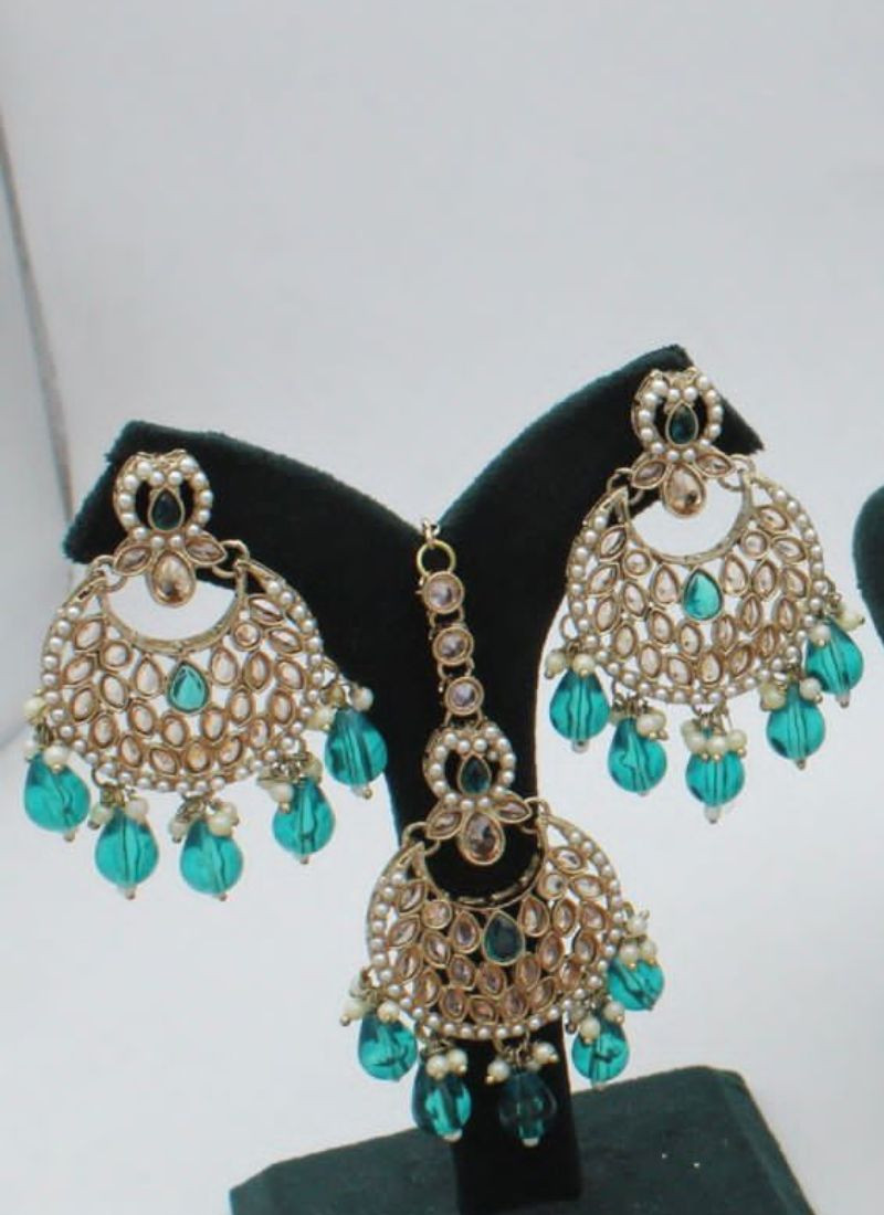 Stone Studded Necklace Choker Set With Maang Tikka in Sky Blue