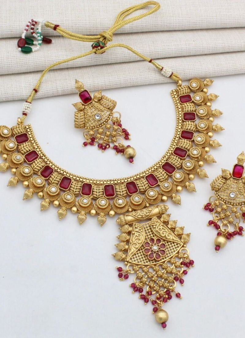 Stone Studded Necklace Set in Maroon