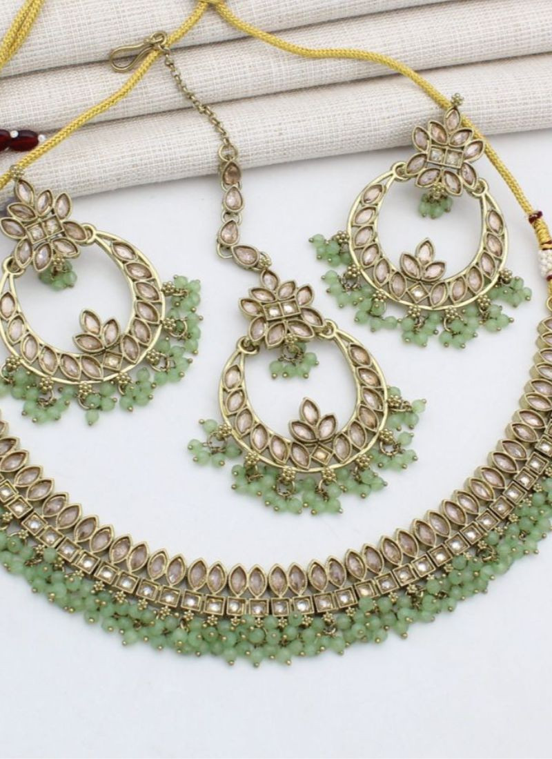 Beaded Stone Studded Necklace Set in Pista