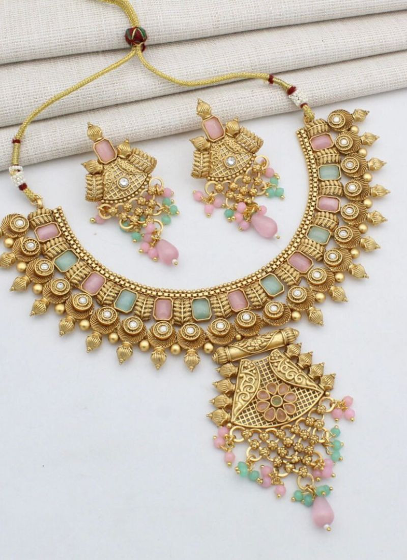 Stone Studded Necklace Set in Baby Pink