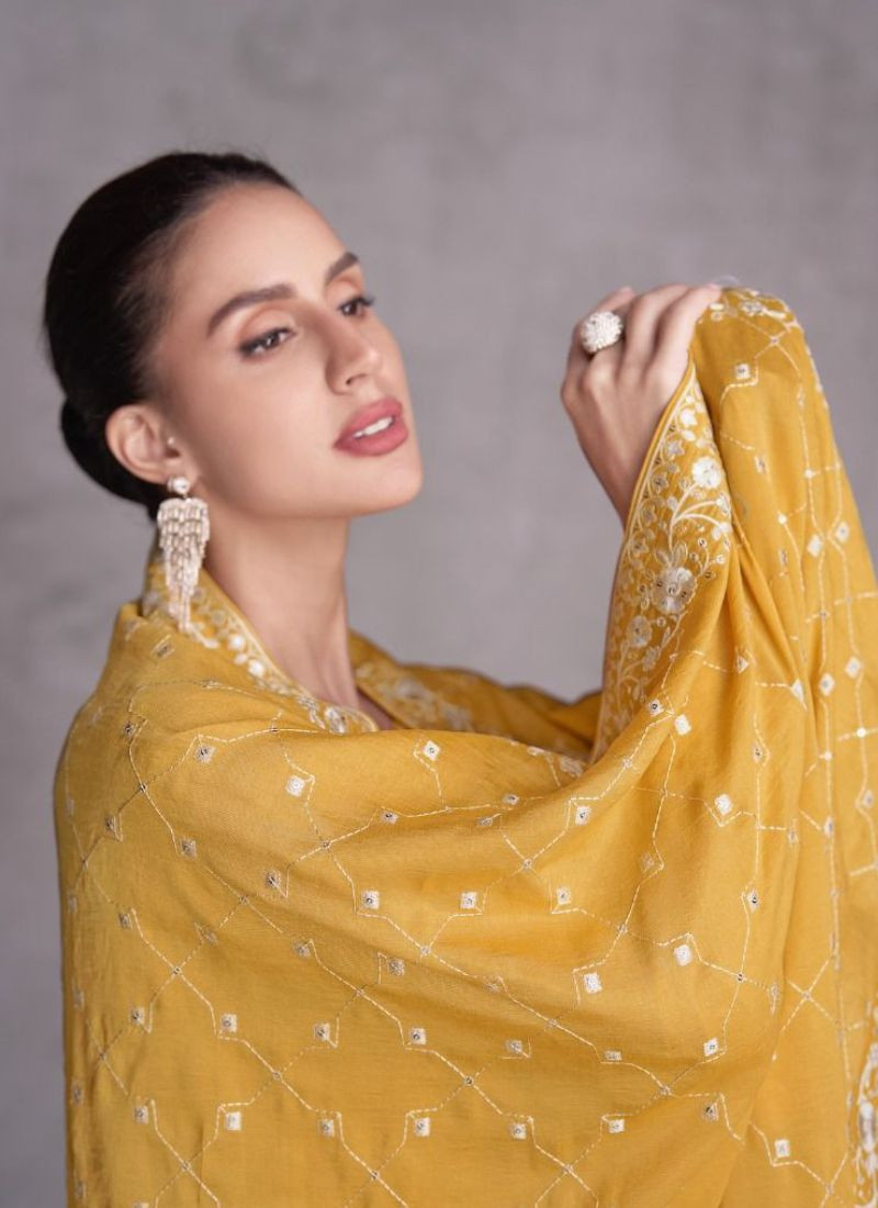 Embroidery Silk Suit Set in Yellow
